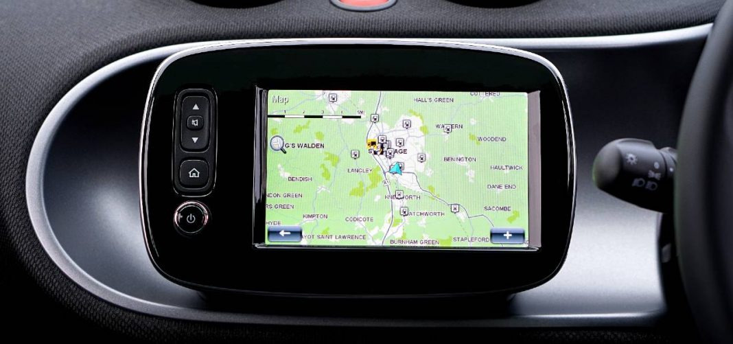 how does gps tracker work